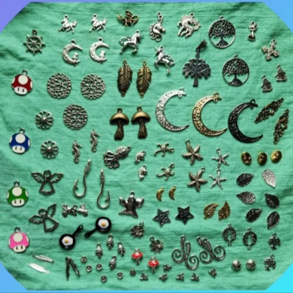 Bundle Lot of 103 Small Pendants & Charms for Jewelry Making Charm Bracelets etc - Picture 1 of 1